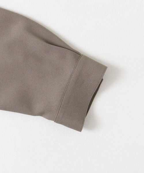 URBAN RESEARCH DOORS（アーバンリサーチドアーズ）の「『WEB/一部店舗限定カラー』『UR TECH SMOOTHLUXE』サイドプリーツ切替ワンピース（ワンピース・レディース・チャコールグレー/グリーン/ベージュ/ネイビー・SMALL/MEDIUM）」の21枚目の写真