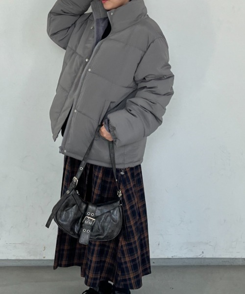 nemne store（ネンネストア）の「【低身長サイズあり】オーバーサイズパディングブルゾン（ブルゾン・レディース・アイボリー/チャコール/ネイビー系/ピンク系/グレー/ライトブルー/ブラック・MEDIUM/LARGE）」の4枚目の写真