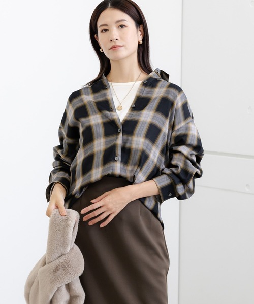 Elura（エルーラ）の「ソフトシアチェックシャツ/150339（シャツ/ブラウス・レディース・ベージュ/ブラック・MEDIUM/LARGE）」の2枚目の写真