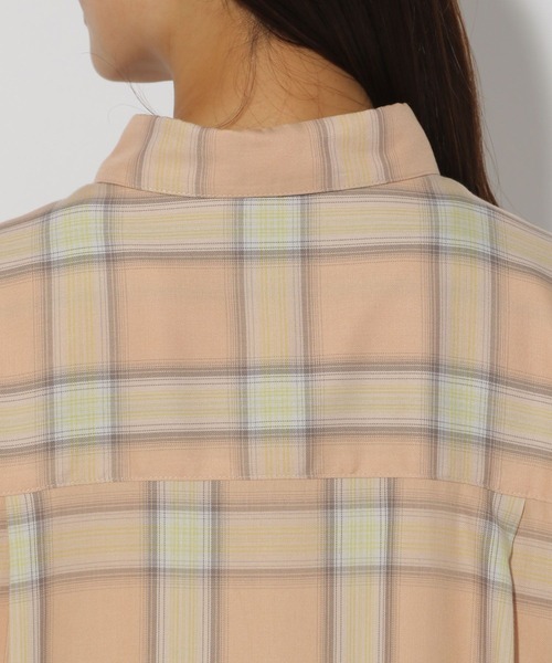 Elura（エルーラ）の「ソフトシアチェックシャツ/150339（シャツ/ブラウス・レディース・ベージュ/ブラック・MEDIUM/LARGE）」の6枚目の写真