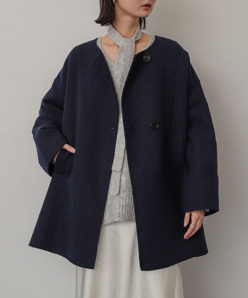 SENSE OF PLACE by URBAN RESEARCH（センスオブプレイスバイアーバンリサーチ）の「リバーノーカラーミドルコート（ノーカラーコート・レディース・チャコールグレー/ライトベージュ/ネイビー・ONE）」の15枚目の写真