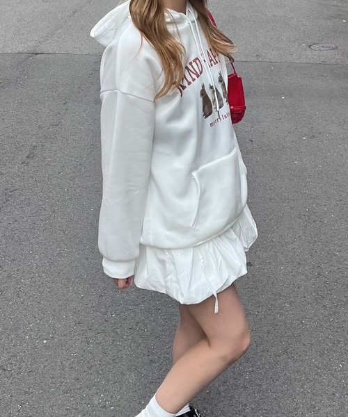 merrylatte(メリーラテ)の「ウサギいっぱいパーカー(パーカー・レディース・ホワイト・MEDIUM/LARGE/SMALL)」の3枚目の写真