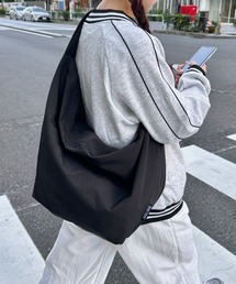 ノットハンドルナイロンハーフムーンバッグ