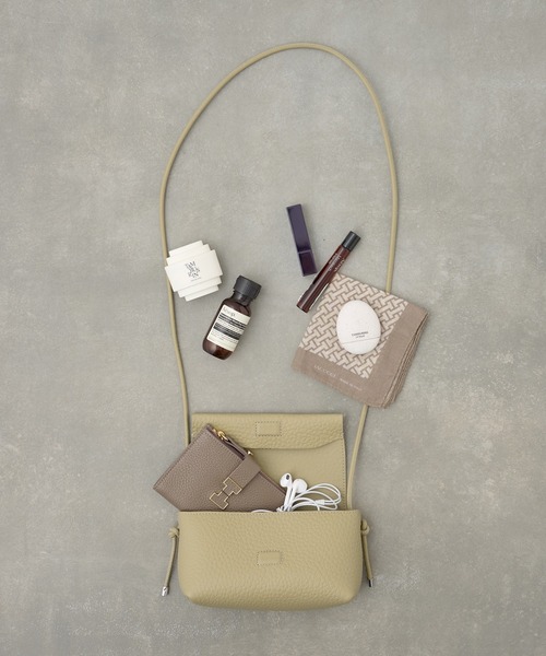 IACUCCI(イアクッチ)の「アルブメ ALCE(ショルダーバッグ・レディース・グレー/キャメル/ライトグレー/ライトグリーン・FREE)」の8枚目の写真