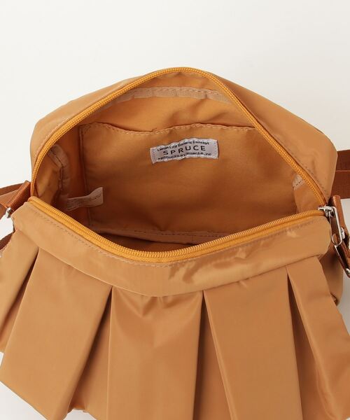 SPRUCE（スプルース）の「EM:フリル プリーツ 横長｜チェンフリルショルダー 軽量約160g（ショルダーバッグ・レディース・キャメル/ブラック/カーキ・FREE）」の5枚目の写真