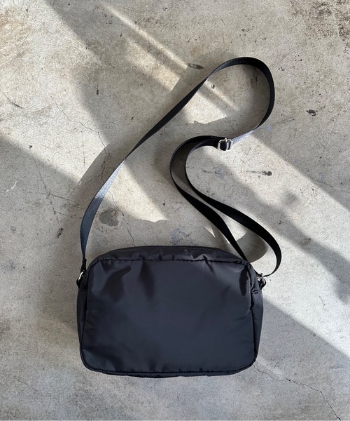 SPRUCE（スプルース）の「EM:フリル プリーツ 横長｜チェンフリルショルダー 軽量約160g（ショルダーバッグ・レディース・キャメル/ブラック/カーキ・FREE）」の20枚目の写真