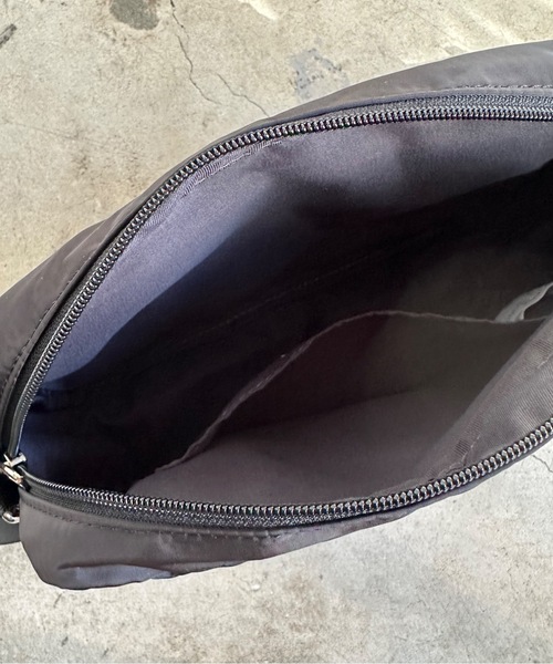 SPRUCE（スプルース）の「EM:フリル プリーツ 横長｜チェンフリルショルダー 軽量約160g（ショルダーバッグ・レディース・キャメル/ブラック/カーキ・FREE）」の22枚目の写真