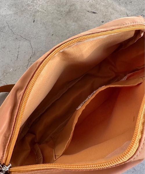 SPRUCE（スプルース）の「EM:フリル プリーツ 横長｜チェンフリルショルダー 軽量約160g（ショルダーバッグ・レディース・キャメル/ブラック/カーキ・FREE）」の14枚目の写真