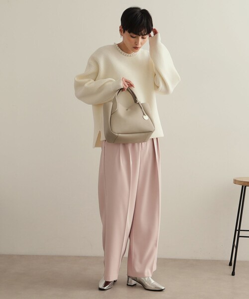 OPAQUE.CLIP（オペークドットクリップ）の「【軽量／2WAY】シュリンク合皮ラウンドフォルムミドルトートバッグ（トートバッグ・レディース・ベージュ/イエロー系その他/ブラック・00）」の17枚目の写真