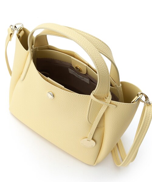 OPAQUE.CLIP（オペークドットクリップ）の「【軽量／2WAY】シュリンク合皮ラウンドフォルムミドルトートバッグ（トートバッグ・レディース・ベージュ/イエロー系その他/ブラック・00）」の8枚目の写真