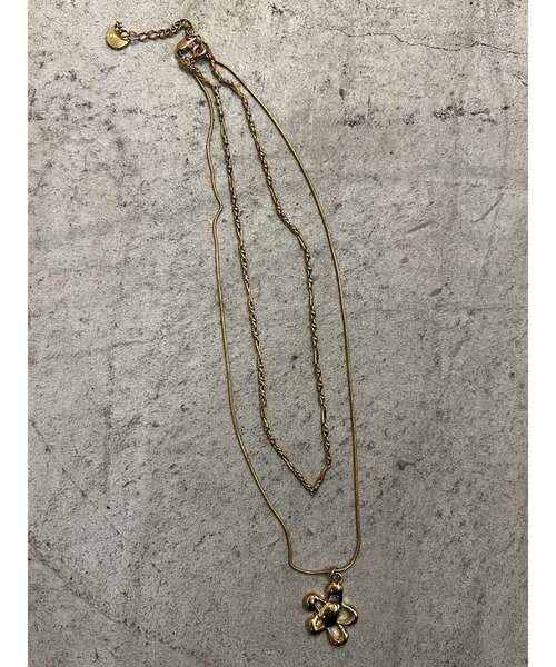 EMODA(エモダ)の「フラワーモチーフダブルネックレス(ピアス(両耳用)・レディース・ゴールド/シルバー・FREE)」の5枚目の写真
