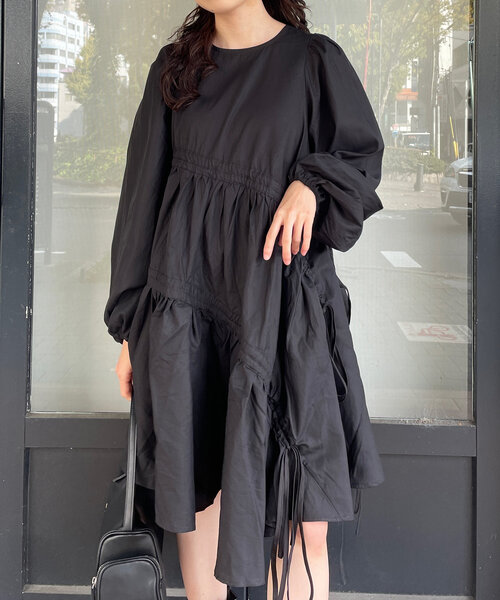 GHOSPELL（ゴスペル）の「【GHOSPELL】Noor Ruched Mini Dress（ワンピース・レディース・ブラック・SMALL）」の3枚目の写真