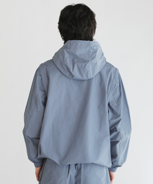 JACK PURCELL（ジャックパーセル）の「CONVERSE JACK PURCELL　コットンナイロン袖着脱2WAYアノラックパーカー（パーカー・メンズ・ブルー/アイボリー/ブラック・S/M/L）」の19枚目の写真