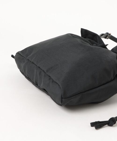 CLEDRAN(クレドラン)の「【軽量 3層構造】CL3616 LALI SEPARATE SHOULDER 巾着(ショルダーバッグ・レディース・ブラック/ベージュ/ブルーグレー・FREE)」の13枚目の写真