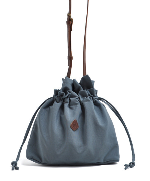 CLEDRAN(クレドラン)の「【軽量 3層構造】CL3616 LALI SEPARATE SHOULDER 巾着(ショルダーバッグ・レディース・ブラック/ベージュ/ブルーグレー・FREE)」の14枚目の写真