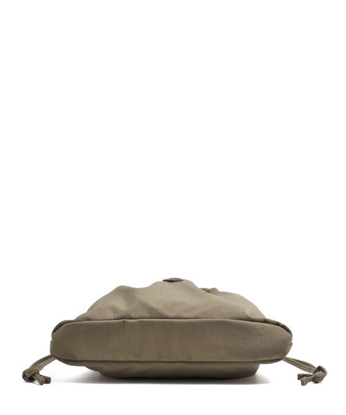 CLEDRAN(クレドラン)の「【軽量 3層構造】CL3616 LALI SEPARATE SHOULDER 巾着(ショルダーバッグ・レディース・ブラック/ベージュ/ブルーグレー・FREE)」の16枚目の写真