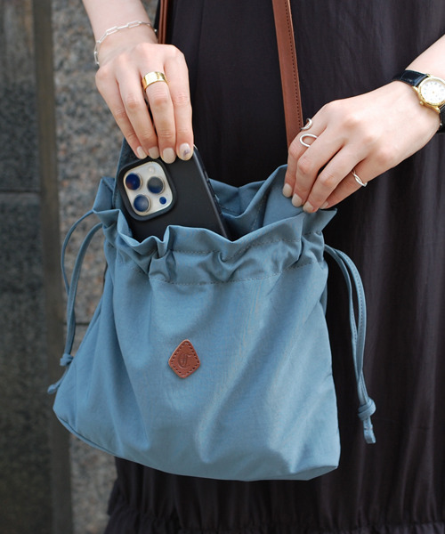 CLEDRAN(クレドラン)の「【軽量 3層構造】CL3616 LALI SEPARATE SHOULDER 巾着(ショルダーバッグ・レディース・ブラック/ベージュ/ブルーグレー・FREE)」の9枚目の写真