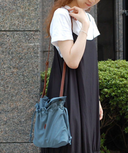 CLEDRAN(クレドラン)の「【軽量 3層構造】CL3616 LALI SEPARATE SHOULDER 巾着(ショルダーバッグ・レディース・ブラック/ベージュ/ブルーグレー・FREE)」の11枚目の写真