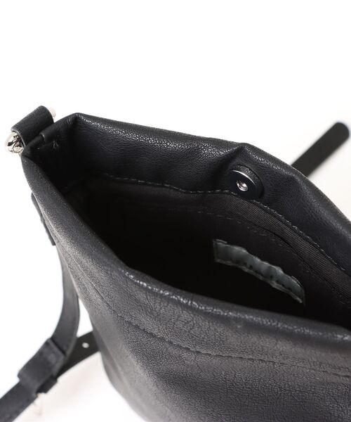 LOWRYS FARM（ローリーズファーム）の「コンパクトショルダーＢＡＧ　 323473（ショルダーバッグ・メンズ・ブラック・FREE）」の7枚目の写真