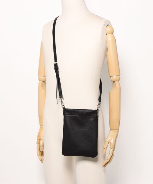 LOWRYS FARM（ローリーズファーム）の「コンパクトショルダーＢＡＧ　 323473（ショルダーバッグ・メンズ・ブラック・FREE）」の8枚目の写真