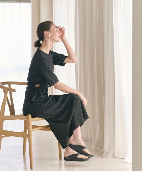 ＜OOFOS＞OOriginalサンダル