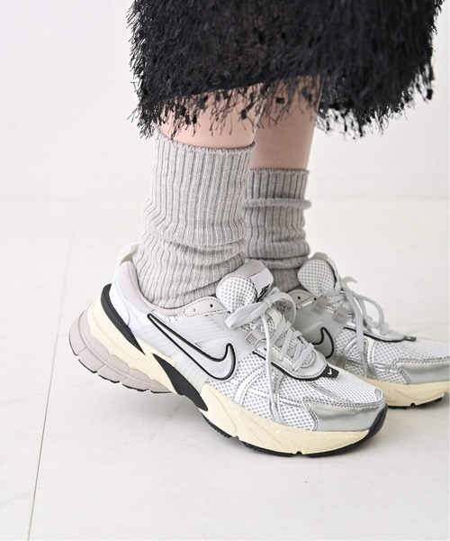 お洒落になりた〜い NIKE ナイキ V2Kラン FD0736-100 NIKE W V2K RUN SUMMIT WHITE/METALLIC SILVER（ナイキ