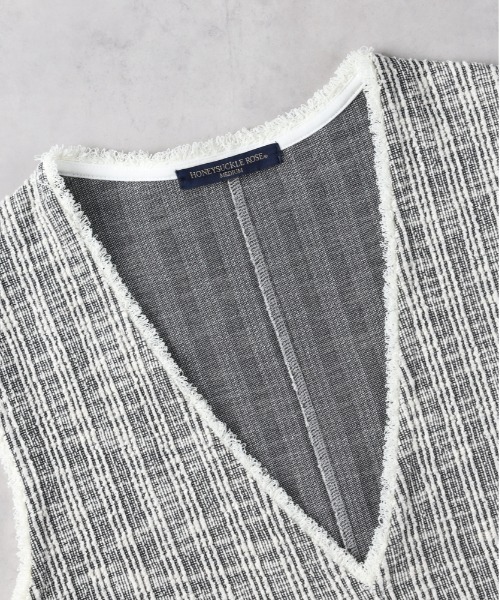 HONEYSUCKLE ROSE（ハニーサックルローズ）の「【HONEYSUCKLE ROSE】ツイードベストレイヤード（アンサンブル・レディース・ベージュ/グレー・L/M）」の4枚目の写真