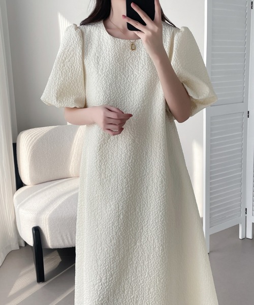 ABITOKYO(アビトーキョー)の「ふくれジャガードボリュウーム袖ロングワンピース(ワンピース・レディース・アイボリー/ブラック/ブルー・M/L/XL)」の6枚目の写真