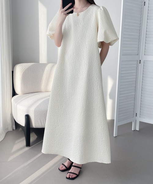 ABITOKYO(アビトーキョー)の「ふくれジャガードボリュウーム袖ロングワンピース(ワンピース・レディース・アイボリー/ブラック/ブルー・M/L/XL)」の10枚目の写真