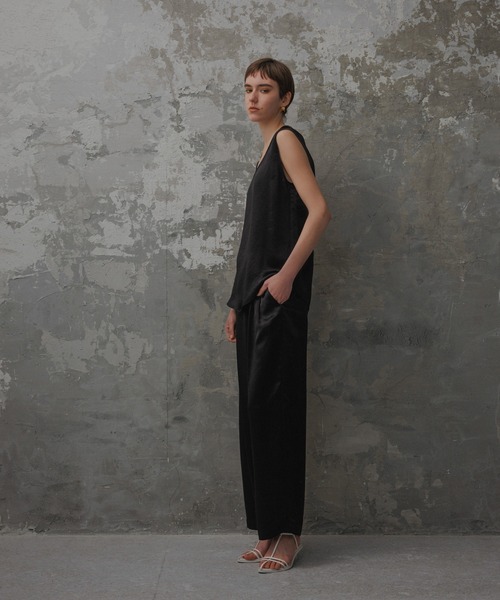 ADAM ET ROPE'(アダムエロペ)の「【EMOELLE】イージーサテンスラックス(スラックス・レディース・ブラック/キナリ・36/38)」の19枚目の写真