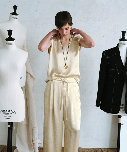 ADAM ET ROPE'(アダムエロペ)の「【EMOELLE】イージーサテンスラックス(スラックス・レディース・ブラック/キナリ・36/38)」の3枚目の写真