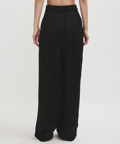 ADAM ET ROPE'(アダムエロペ)の「【EMOELLE】イージーサテンスラックス(スラックス・レディース・ブラック/キナリ・36/38)」の9枚目の写真