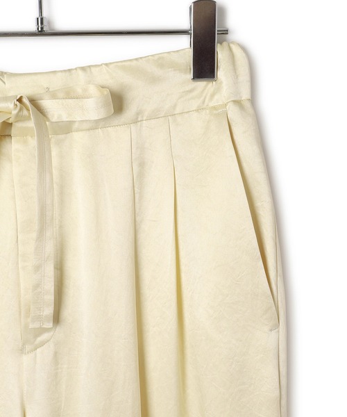 ADAM ET ROPE'(アダムエロペ)の「【EMOELLE】イージーサテンスラックス(スラックス・レディース・ブラック/キナリ・36/38)」の14枚目の写真