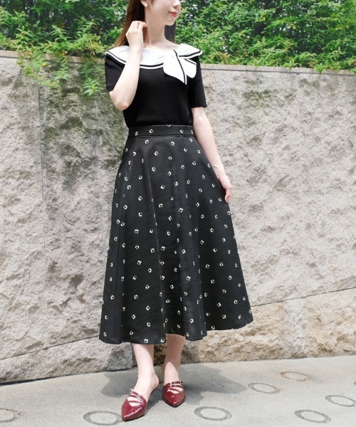 STRAWBERRY-FIELDS（ストロベリーフィールズ）の「フレアースカート（スカート・レディース・ブラック/キナリ・1/2）」の2枚目の写真