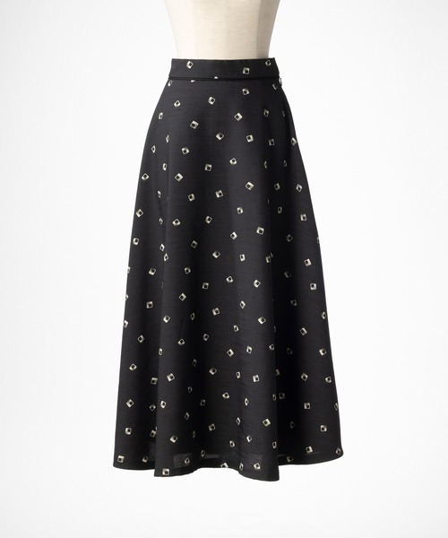 STRAWBERRY-FIELDS（ストロベリーフィールズ）の「フレアースカート（スカート・レディース・ブラック/キナリ・1/2）」の5枚目の写真