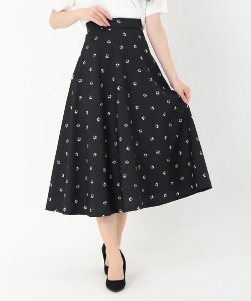 STRAWBERRY-FIELDS（ストロベリーフィールズ）の「フレアースカート（スカート・レディース・ブラック/キナリ・1/2）」の6枚目の写真