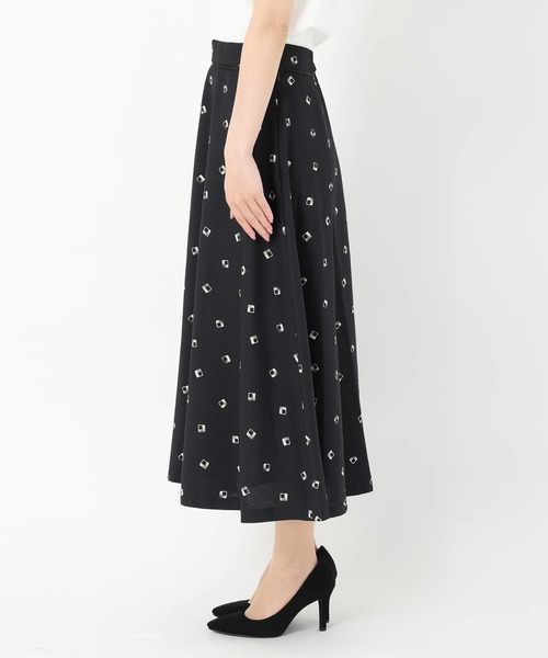 STRAWBERRY-FIELDS（ストロベリーフィールズ）の「フレアースカート（スカート・レディース・ブラック/キナリ・1/2）」の7枚目の写真