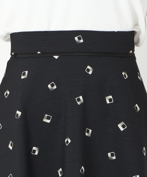 STRAWBERRY-FIELDS（ストロベリーフィールズ）の「フレアースカート（スカート・レディース・ブラック/キナリ・1/2）」の9枚目の写真