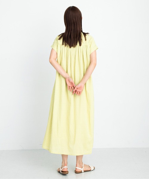 URBAN RESEARCH Sonny Label（アーバンリサーチサニーレーベル）の「コットンストライプドビーギャザーワンピース（ワンピース・レディース・ブラック/グリーン系その他/チャコールグレー・FREE）」の19枚目の写真