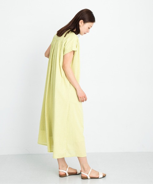 URBAN RESEARCH Sonny Label（アーバンリサーチサニーレーベル）の「コットンストライプドビーギャザーワンピース（ワンピース・レディース・ブラック/グリーン系その他/チャコールグレー・FREE）」の20枚目の写真