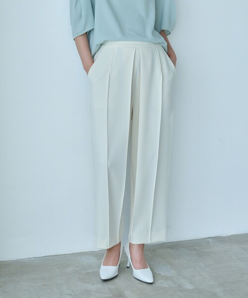 CAST:(キャストコロン)の「【接触冷感/UV効果/セットアップ対応】デザインタックジャージパンツ(その他パンツ・レディース・オフホワイト/ネイビー/ブラック・M/S)」の2枚目の写真