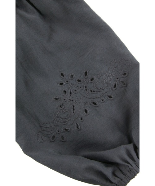 ALEXIA STAM（アリシアスタン）の「Embroidery Gather Dress/刺繍ギャザーワンピ（ワンピース・レディース・チャコールグレー/カーキ・FREE）」の13枚目の写真