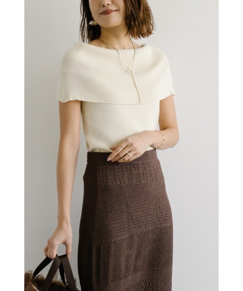 M.deux（エムドゥ）の「ワイドオフショルサマーニット（ニット/セーター・レディース・ブラック/グレイッシュベージュ/オフホワイト/その他1・MEDIUM）」の2枚目の写真