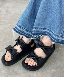 リボンモチーフ厚底サンダル