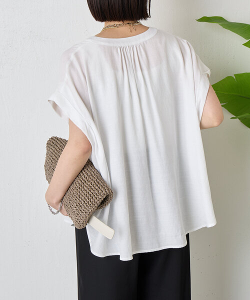 Jena espace merveilleux(ジェナ エスパスメルヴェイユ)の「【美ラクシャツ】リネンライク袖タックシャツ(シャツ/ブラウス・レディース・レッド/ネイビー/オフホワイト・FREE)」の11枚目の写真