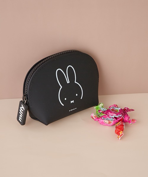 Actually（アクチュアリー）の「NUU-Oval ディック・ブルーナ オーバルポーチ（ポーチ・レディース・ホワイト/ブラウン/ブラック・フリー）」の2枚目の写真