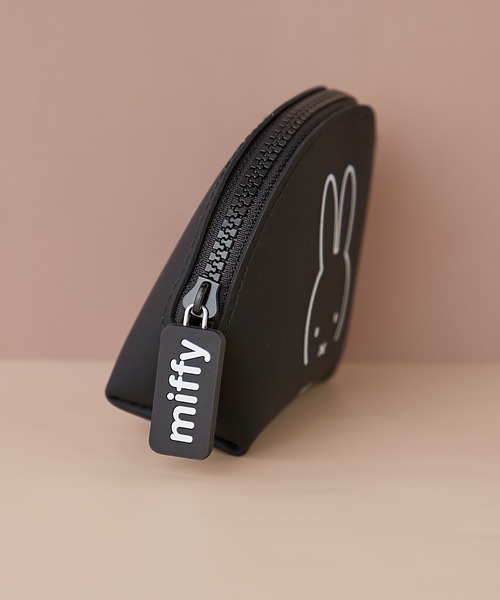 Actually（アクチュアリー）の「NUU-Oval ディック・ブルーナ オーバルポーチ（ポーチ・レディース・ホワイト/ブラウン/ブラック・フリー）」の11枚目の写真