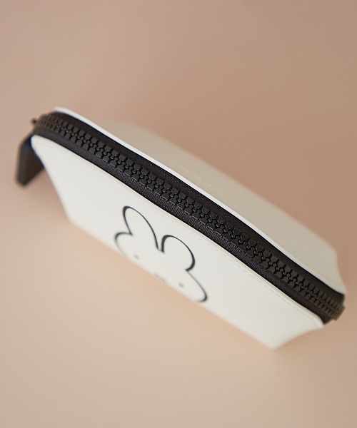 Actually（アクチュアリー）の「NUU-Oval ディック・ブルーナ オーバルポーチ（ポーチ・レディース・ホワイト/ブラウン/ブラック・フリー）」の6枚目の写真