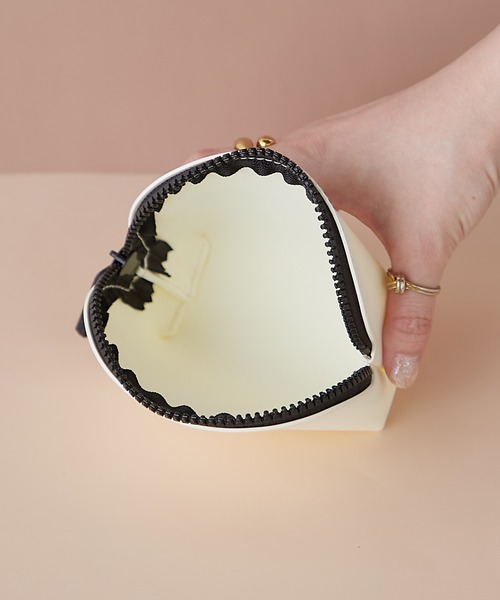 Actually（アクチュアリー）の「NUU-Oval ディック・ブルーナ オーバルポーチ（ポーチ・レディース・ホワイト/ブラウン/ブラック・フリー）」の7枚目の写真