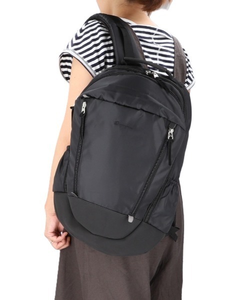 Rename（リネーム）の「Rename ナイロン ダブルジップバックパック（バックパック/リュック・レディース・ブラック×ブラック/ホワイト×ブラック・FREE）」の2枚目の写真